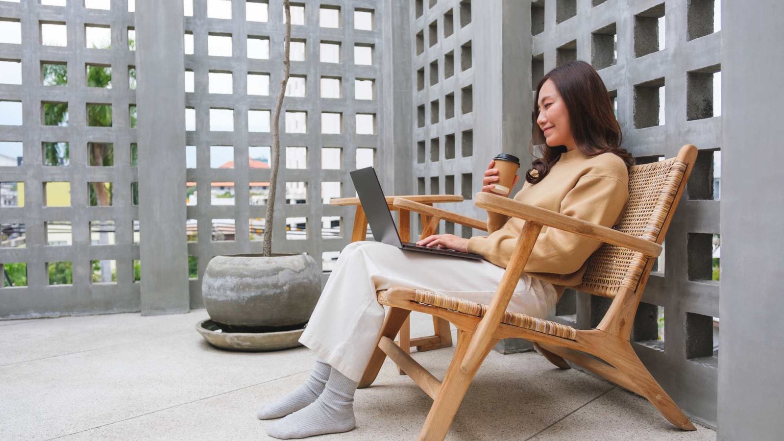 Why Indonesian Outdoor Furniture Dominates Global Markets: Craftsmanship, Sustainability, and Export Excellence